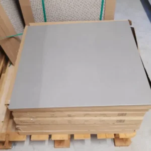 Restpartij taupe betonlook tegels van 60x60 cm (Cifre Neutra Pearl) bij Tegelstudio Zeeland in Vlissingen
