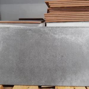 Restpartij Cifre Beton Antraciet 25x50 cm betonlook tegels bij Tegelstudio Zeeland in Vlissingen