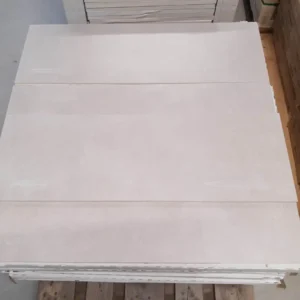 Restpartij Pamesa Dumai Perla betonlook wandtegels van 30x90 cm bij Tegelstudio Zeeland in Vlissingen