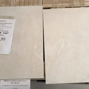 Natuursteenlook tegels van 60x60 cm, ivoor, bij Tegelstudio Zeeland in Vlissingen