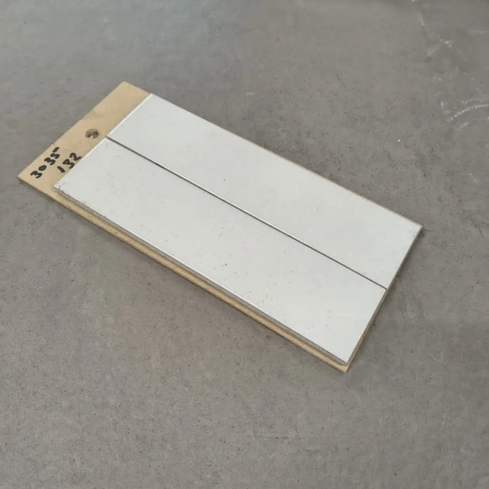 Witte vintagelook wandtegels van 6x25 cm bij Tegelstudio Zeeland in Vlissingen