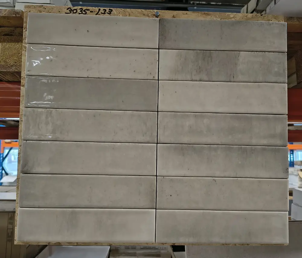 Beige vintagelook wandtegels van 6x25 cm bij Tegelstudio Zeeland in Vlissingen