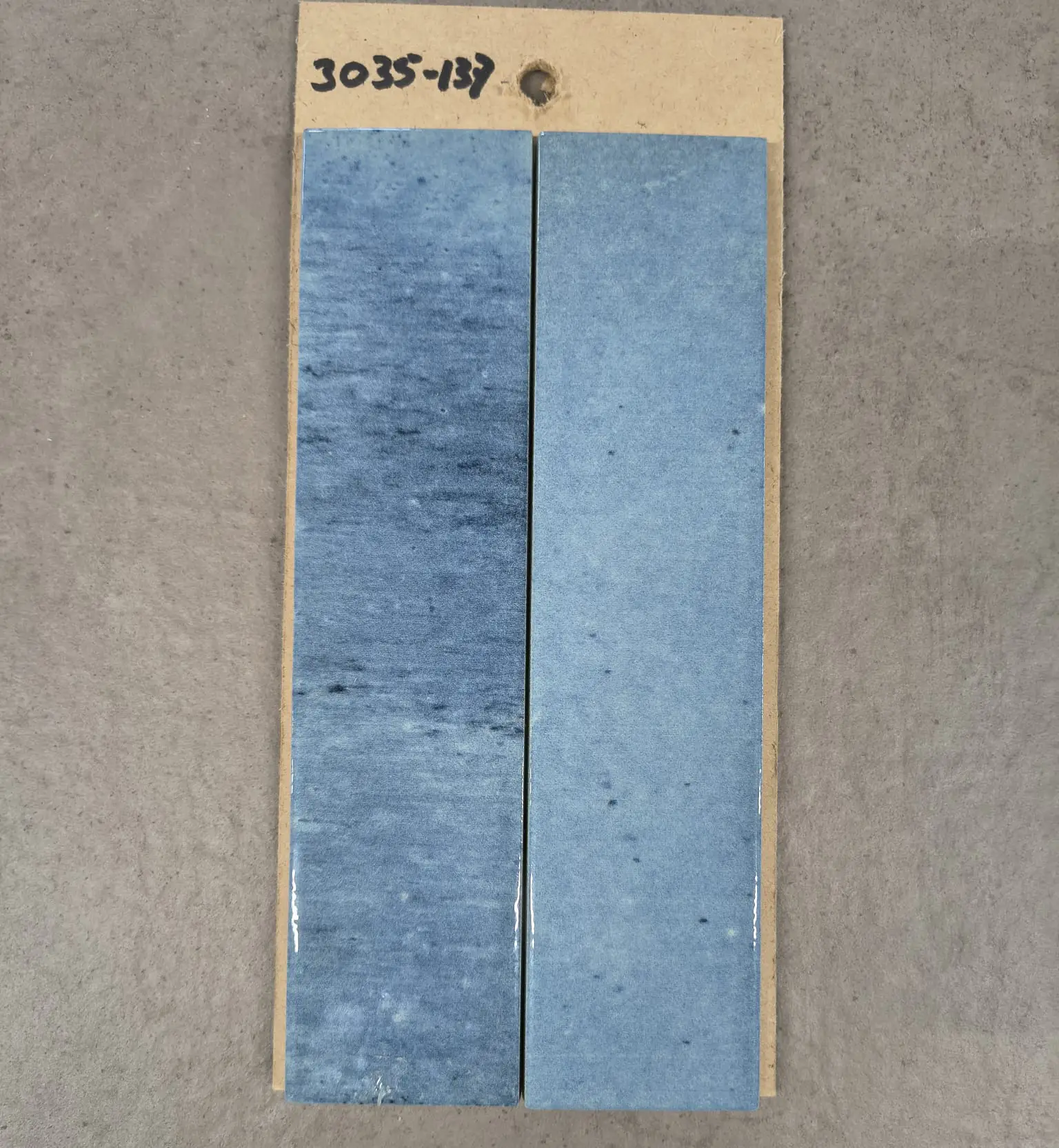Lichtblauwe vintagelook wandtegels van 6x25 cm bij Tegelstudio Zeeland in Vlissingen