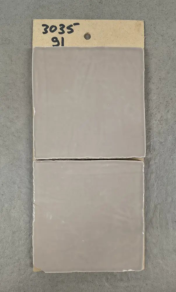 Glanzend taupe handvormlook tegels van 13x13 cm bij Tegelstudio Zeeland in Vlissingen